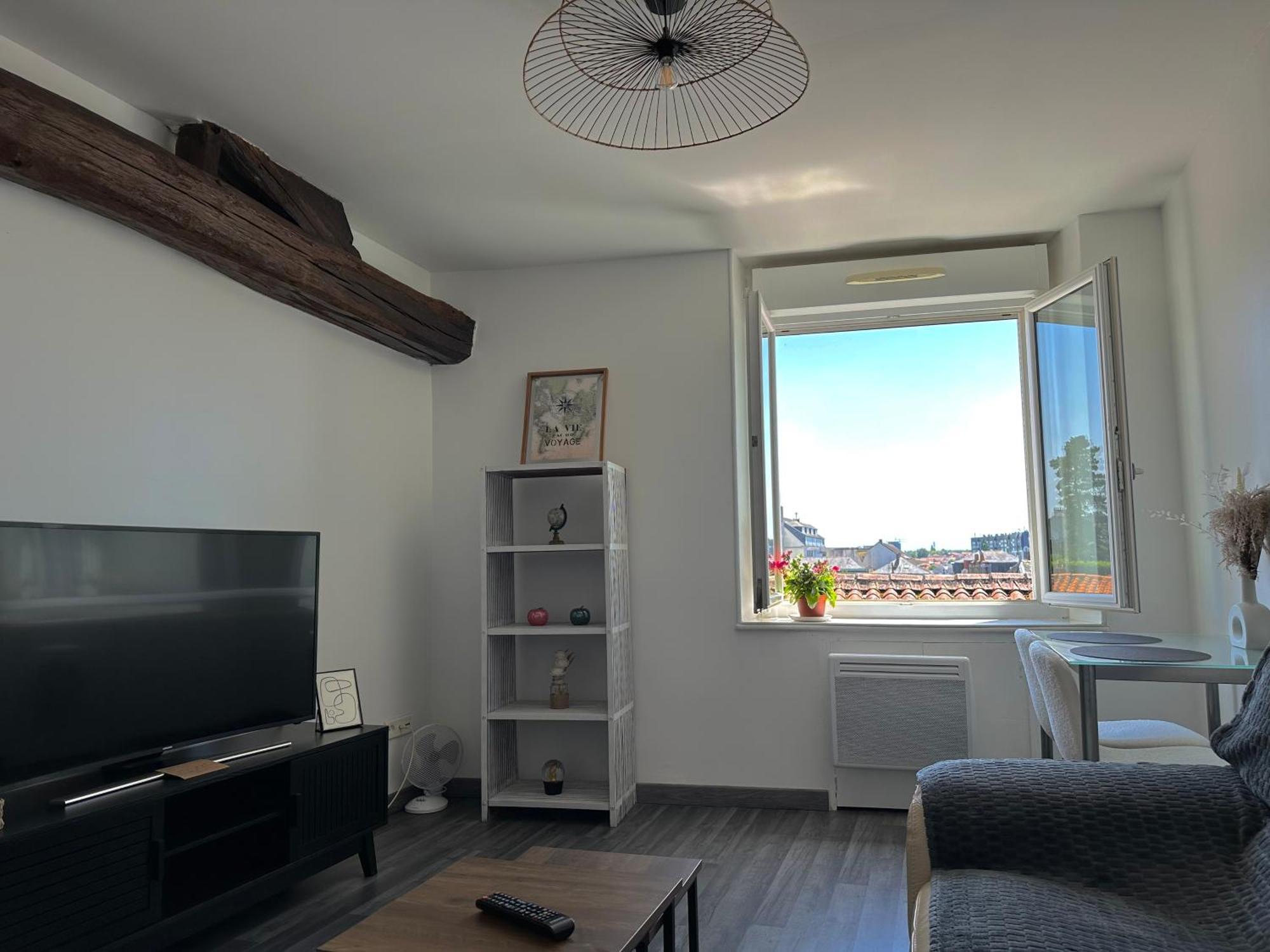 Appartement Cosy En Centre Ville Cholet Exterior photo